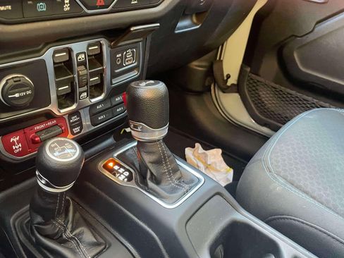 Used 2024 Jeep Wrangler Unlimited Rubicon 4xe image 29