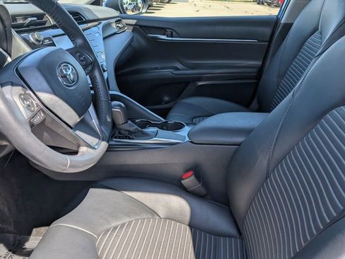 Used 2020 Toyota Camry SE FWD image 13