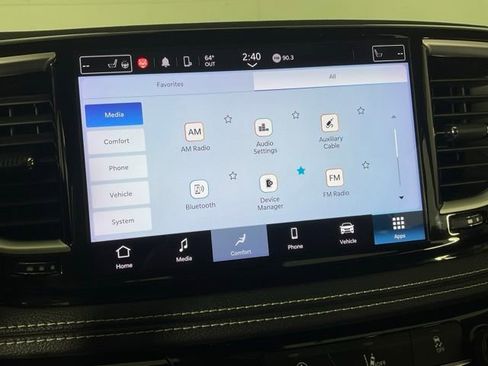 Used 2022 Chrysler Pacifica Touring-L image 15