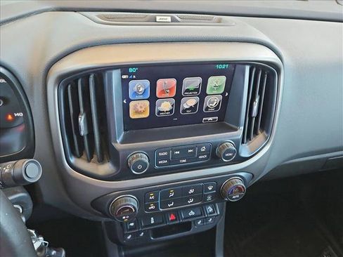 Certified 2018 Chevrolet Colorado Z71 w/ Centennial Edition AWD/4WD image 15