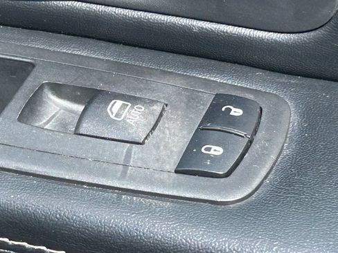 Used 2019 Dodge Grand Caravan SXT FWD image 36