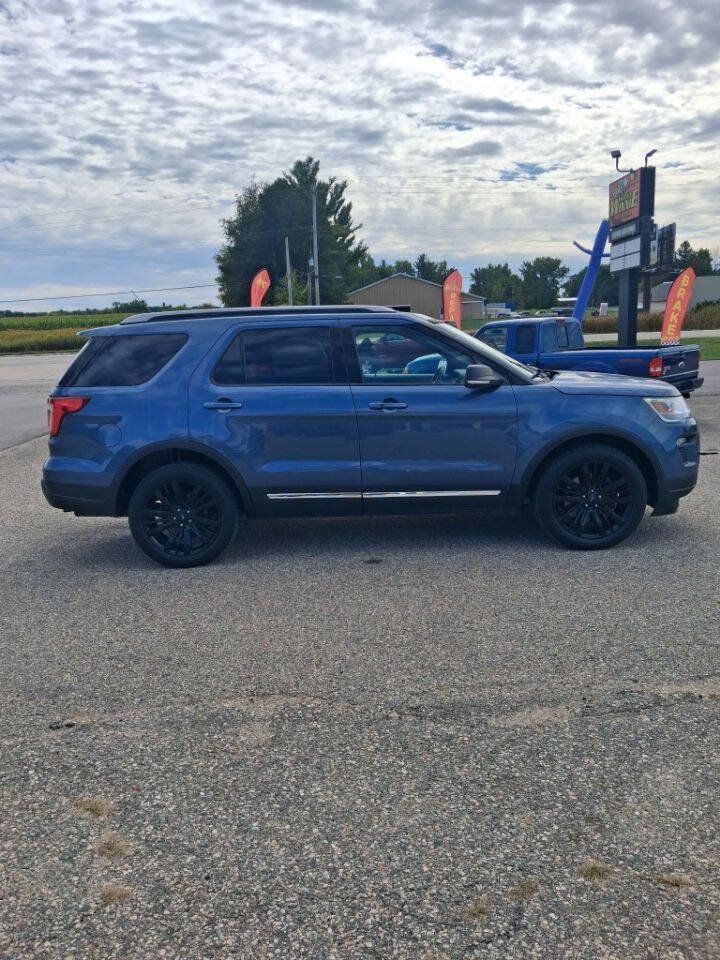 Used 2019 Ford Explorer XLT w/ Equipment Group 202A AWD/4WD image 4