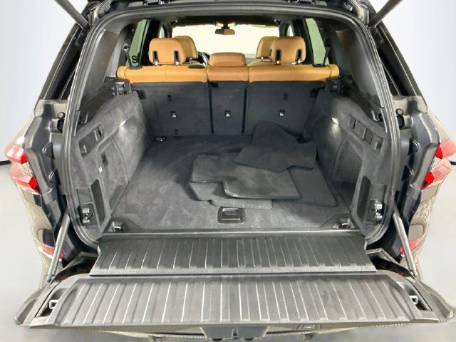 Used 2019 BMW X5 xDrive50i w/ M Sport Package AWD/4WD image 27