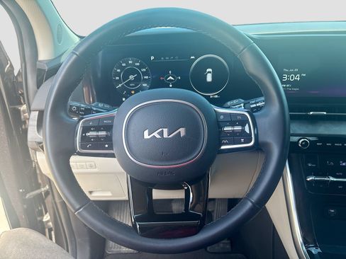 Used 2024 Kia Carnival SX FWD image 11