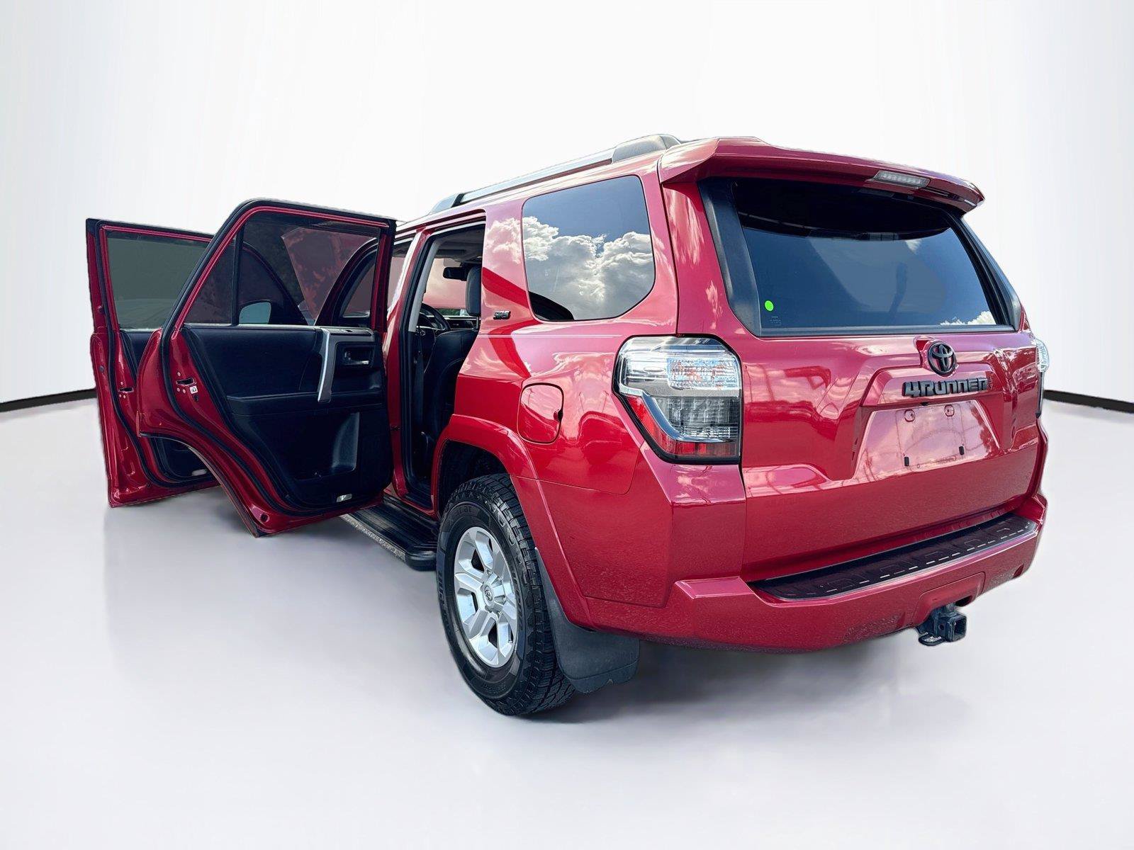 Used 2022 Toyota 4Runner SR5 Premium w/ Moonroof Package RWD image 37