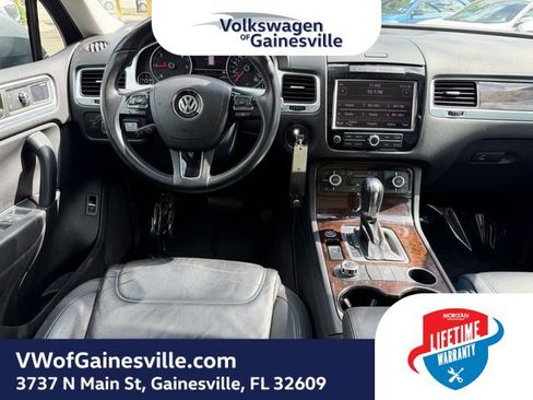 Used 2014 Volkswagen Touareg Executive AWD/4WD image 13