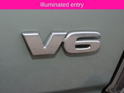 Used 2022 Toyota Tacoma TRD Off-Road w/ Technology Package image 15