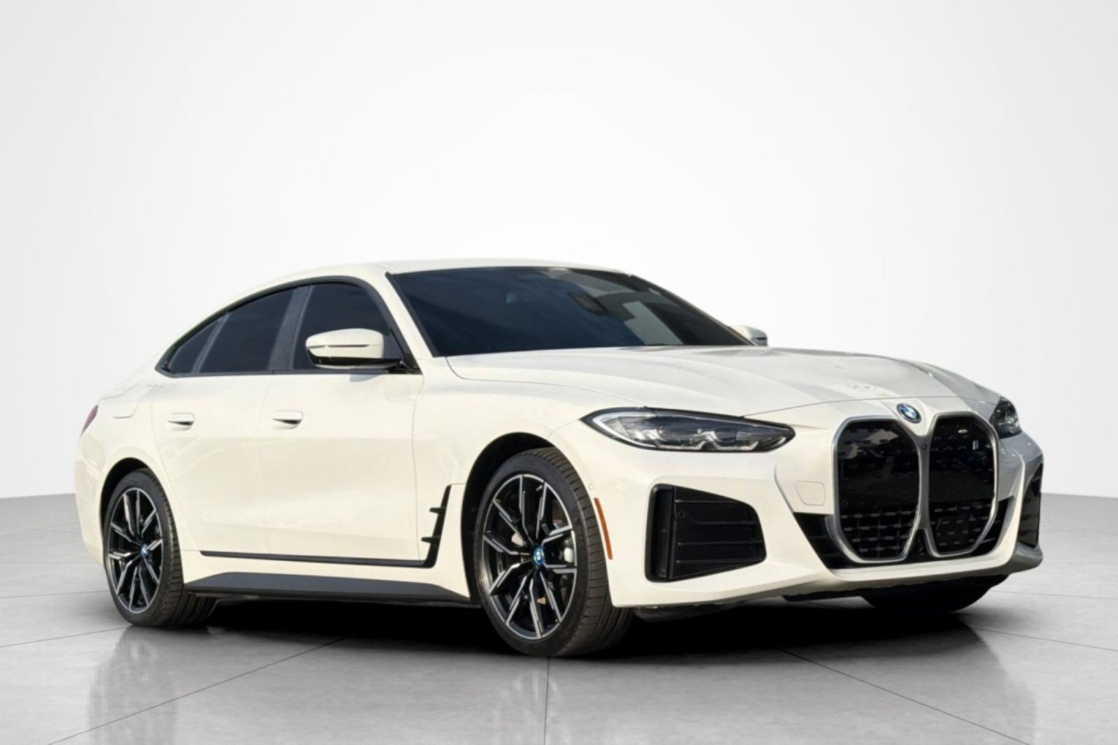 Used 2024 BMW i4 eDrive35 w/ M Sport Package RWD image 7