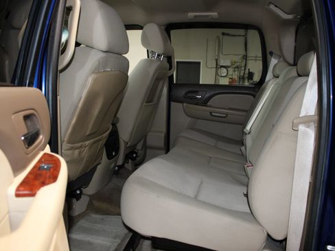 Used 2013 Chevrolet Avalanche LS RWD image 25