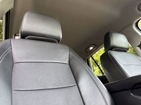 Used 2024 GMC Terrain SLT AWD/4WD image 20