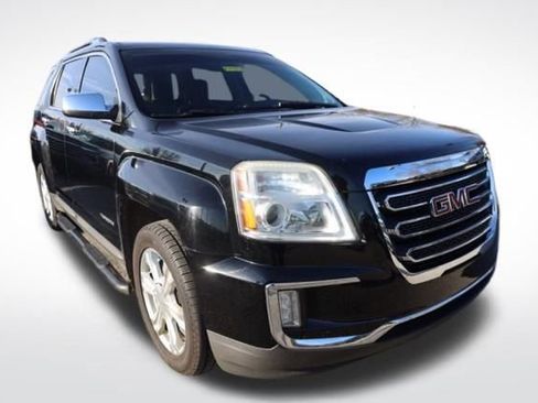 Used 2017 GMC Terrain SLT image 2