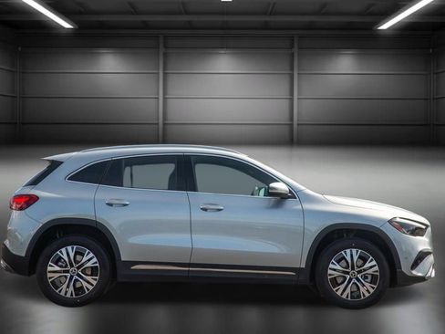 Certified 2025 Mercedes-Benz GLA 250 4MATIC image 8
