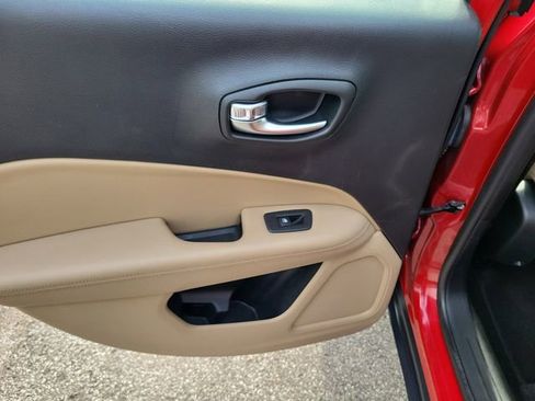 Used 2019 Jeep Compass Sport w/ Tech Group FWD image 13