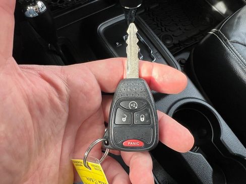 Used 2016 Jeep Wrangler Unlimited Rubicon w/ Connectivity Group image 28