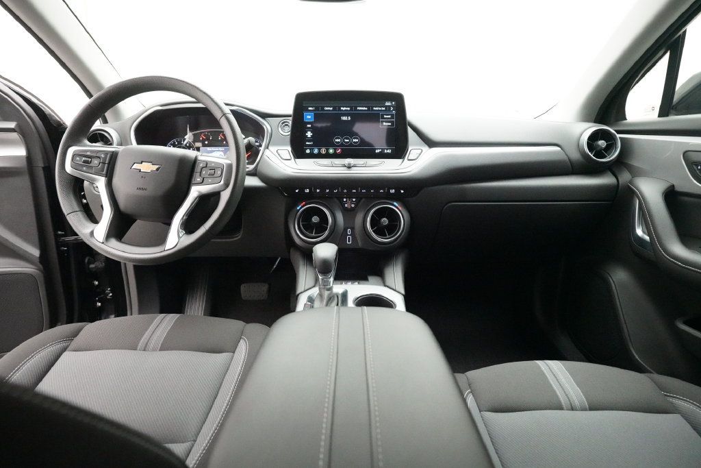 Used 2024 Chevrolet Blazer LT w/ Convenience Package AWD/4WD image 5