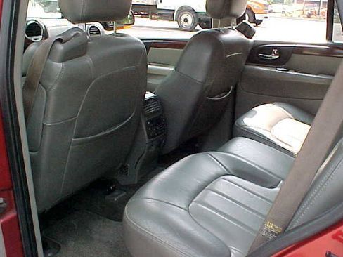 Used 2002 GMC Envoy SLT AWD/4WD image 45