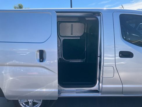 Used 2017 Nissan NV200 S FWD image 18