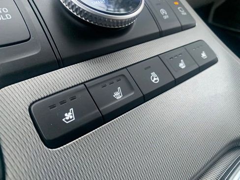 Used 2021 Hyundai Palisade Limited w/ Winter Package image 24