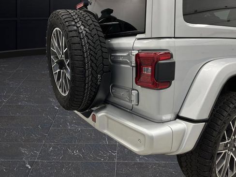Used 2024 Jeep Wrangler High Altitude image 32