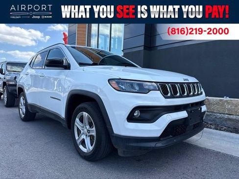 Used 2023 Jeep Compass Latitude AWD/4WD image 1