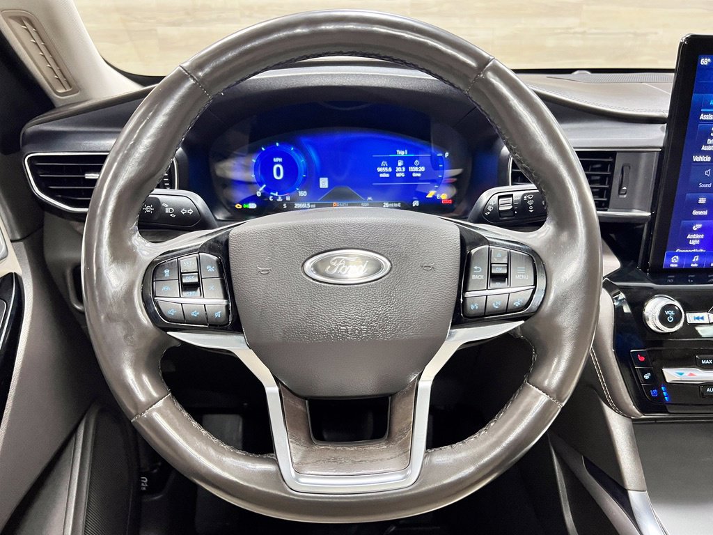 Used 2023 Ford Explorer Platinum w/ Technology Package AWD/4WD image 25