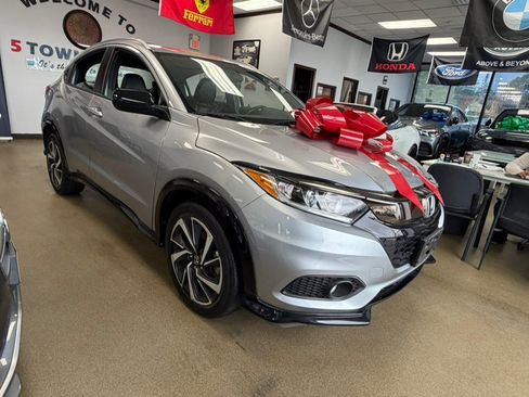 Used 2019 Honda HR-V Sport image 2