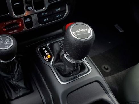 New 2025 Jeep Gladiator Mojave image 38