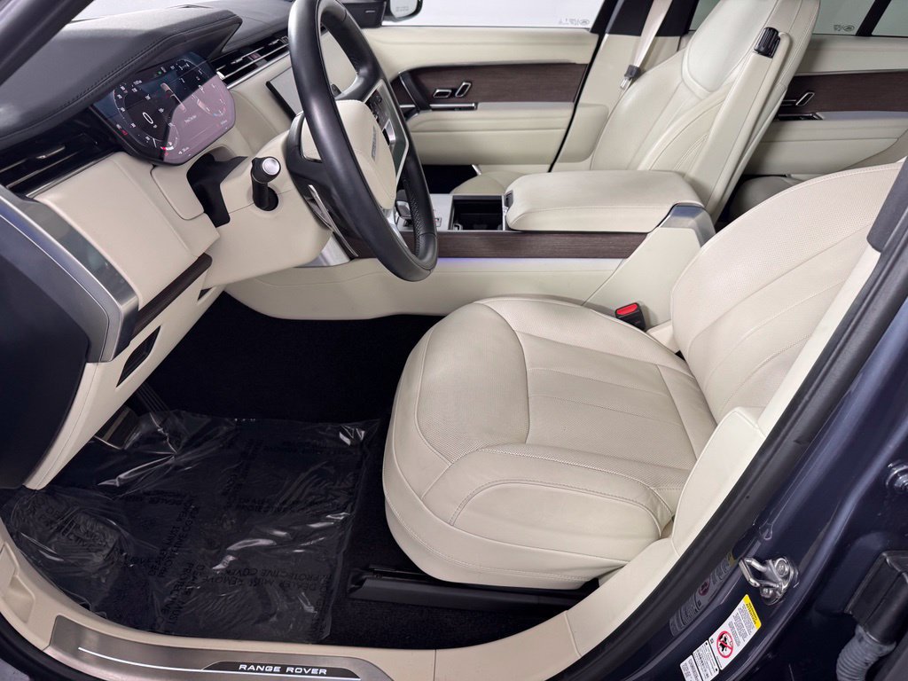 Used 2025 Land Rover Range Rover SE AWD/4WD image 14