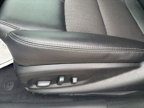 Used 2019 Chevrolet Impala LT FWD image 18