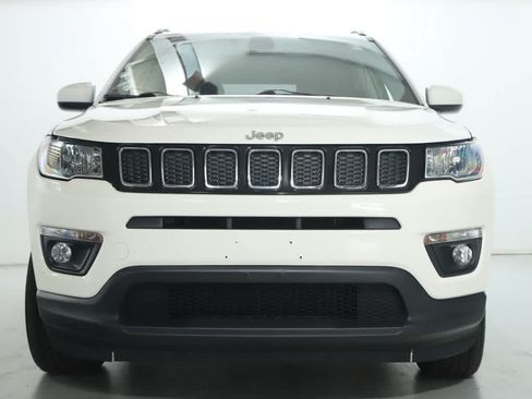 Used 2017 Jeep Compass Latitude w/ Popular Equipment Group AWD/4WD image 5