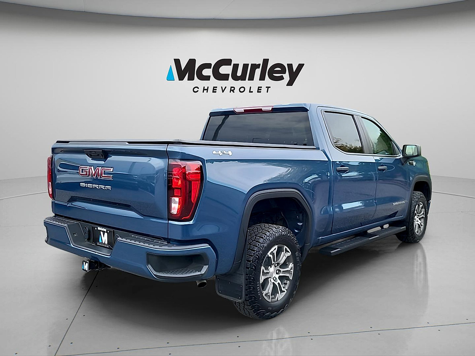 Used 2024 GMC Sierra 1500 Pro w/ Graphite Edition AWD/4WD image 7