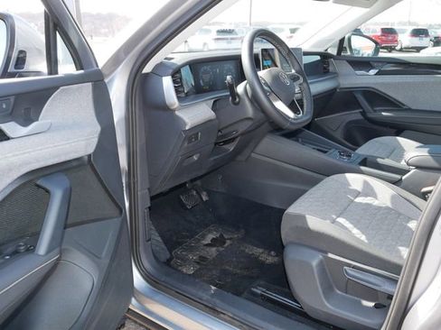 Used 2025 Volkswagen Tiguan S image 12