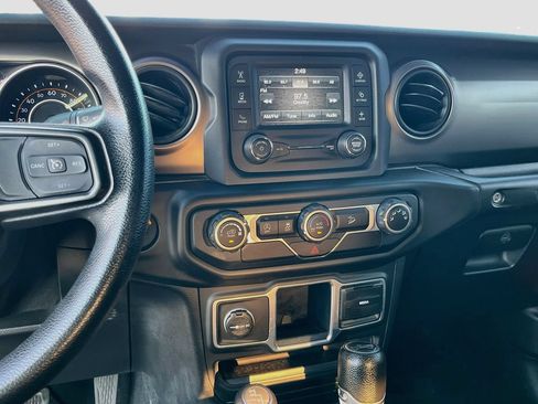 Used 2018 Jeep Wrangler Unlimited Sport AWD/4WD image 14