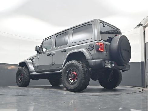 Used 2020 Jeep Wrangler Unlimited Sahara image 21