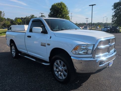 Used 2014 RAM 2500 Tradesman w/ Chrome Appearance Group AWD/4WD image 8