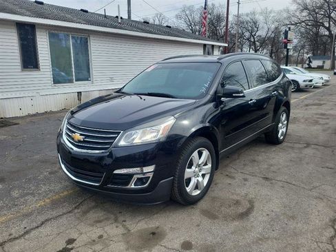 Used 2017 Chevrolet Traverse LT w/ Style and Technology Package image 1