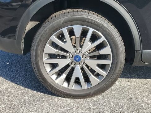 Certified 2022 Ford Escape Titanium w/ Class II Trailer Tow Package image 5