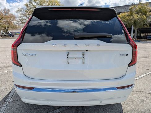 New 2026 Volvo XC90 B5 Core image 5