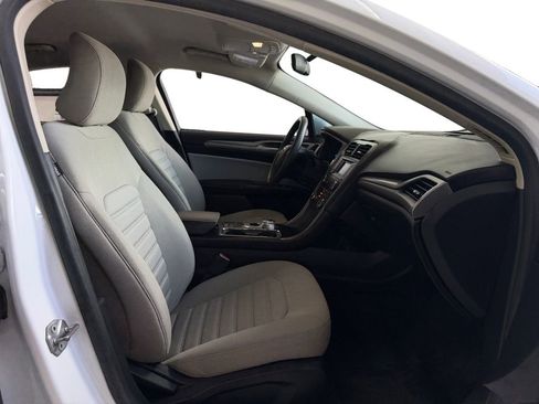 Used 2018 Ford Fusion S FWD image 17