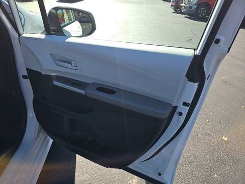 Used 2025 Toyota Sienna LE image 20