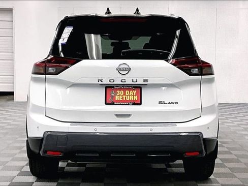 New 2025 Nissan Rogue SL w/ Tech Package AWD/4WD image 5
