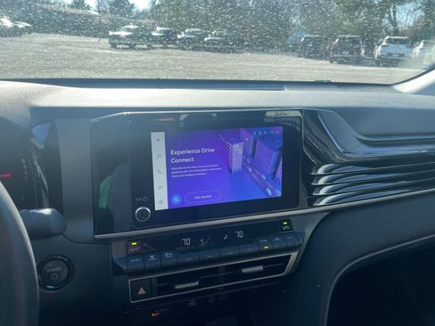 Used 2025 Toyota Camry LE image 18