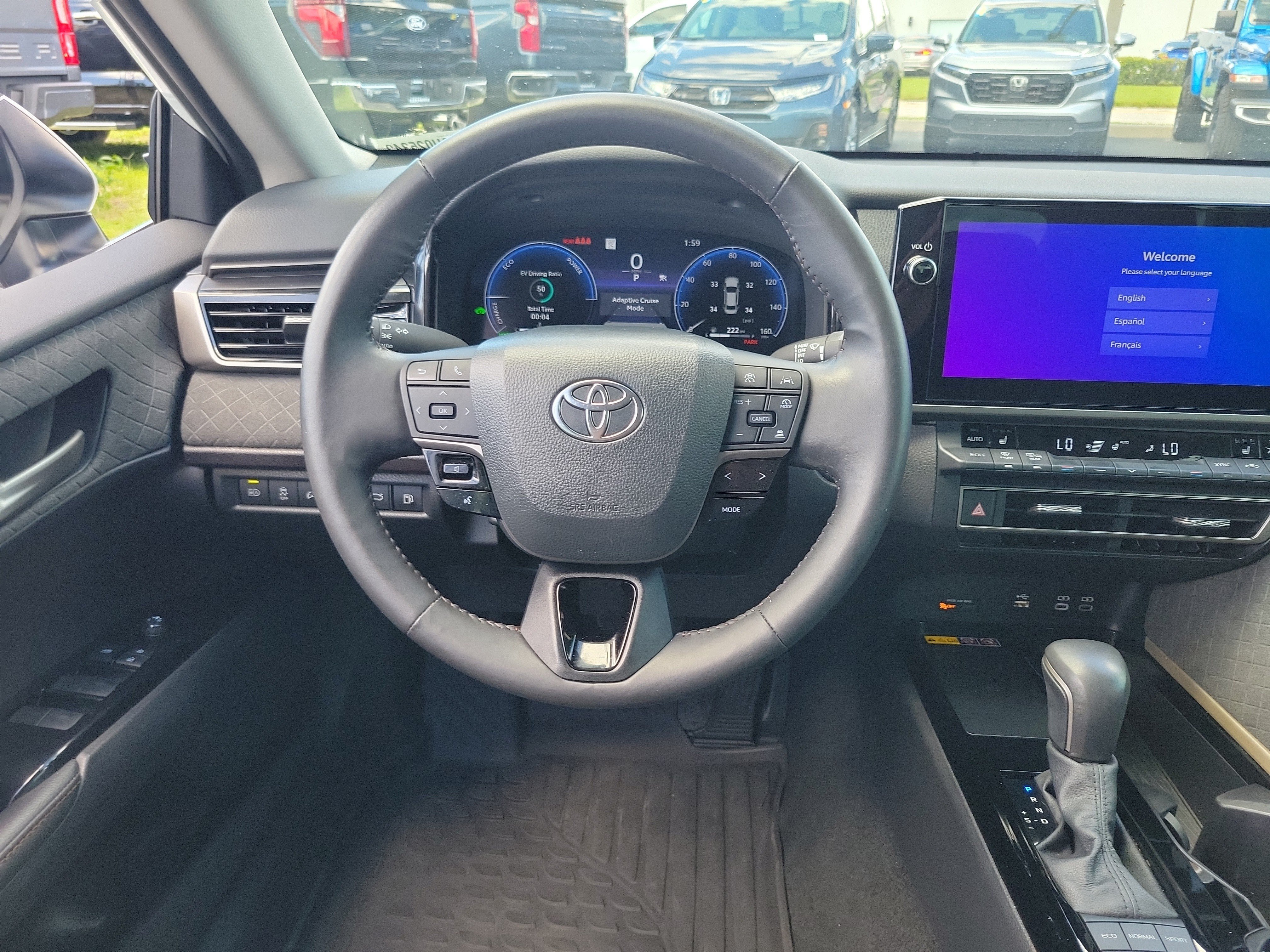 Used 2025 Toyota Camry XLE FWD image 16