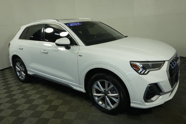 Used 2023 Audi Q3 2.0T Premium AWD/4WD image 2