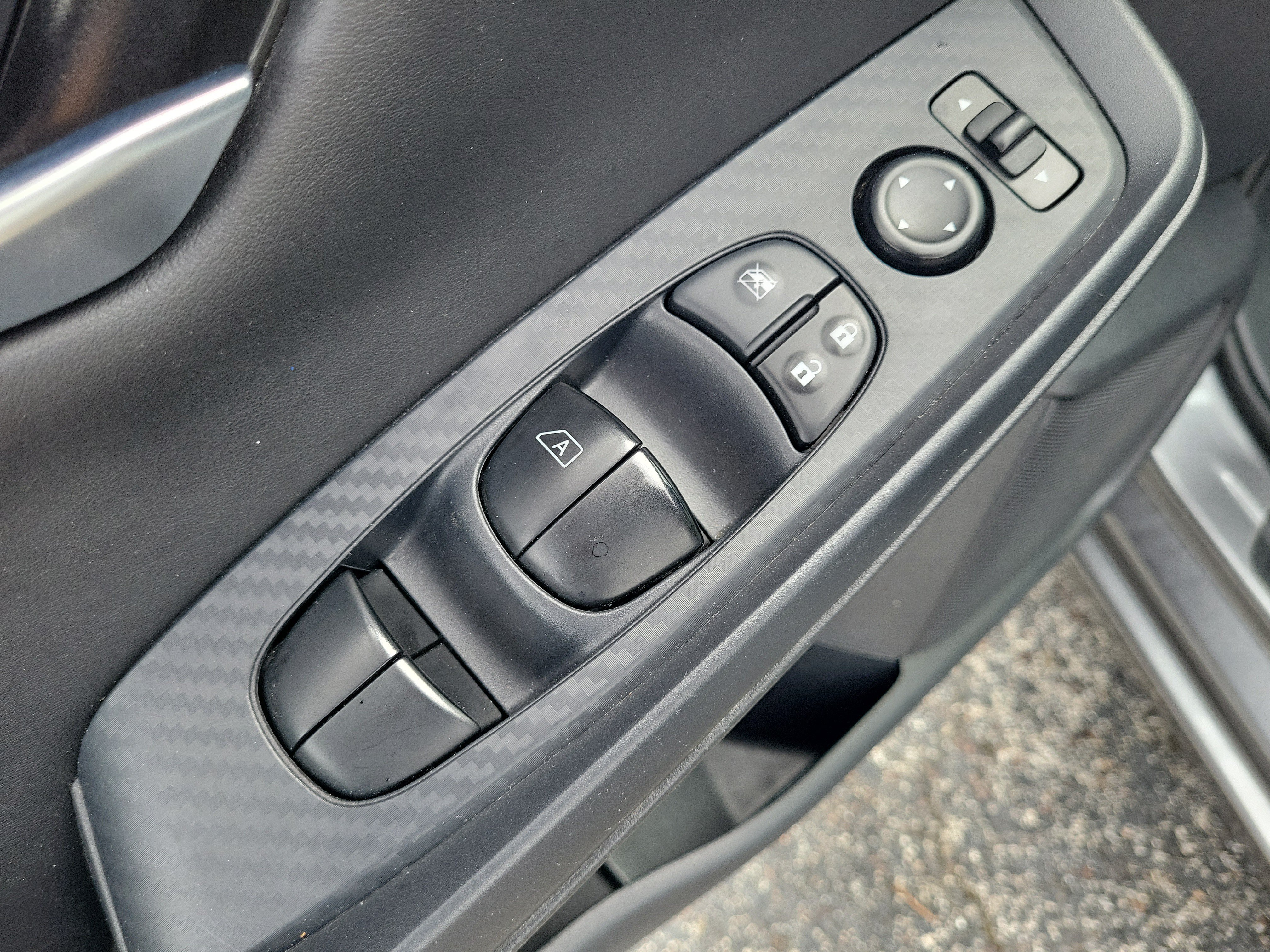 Certified 2025 Nissan Sentra SV FWD image 10