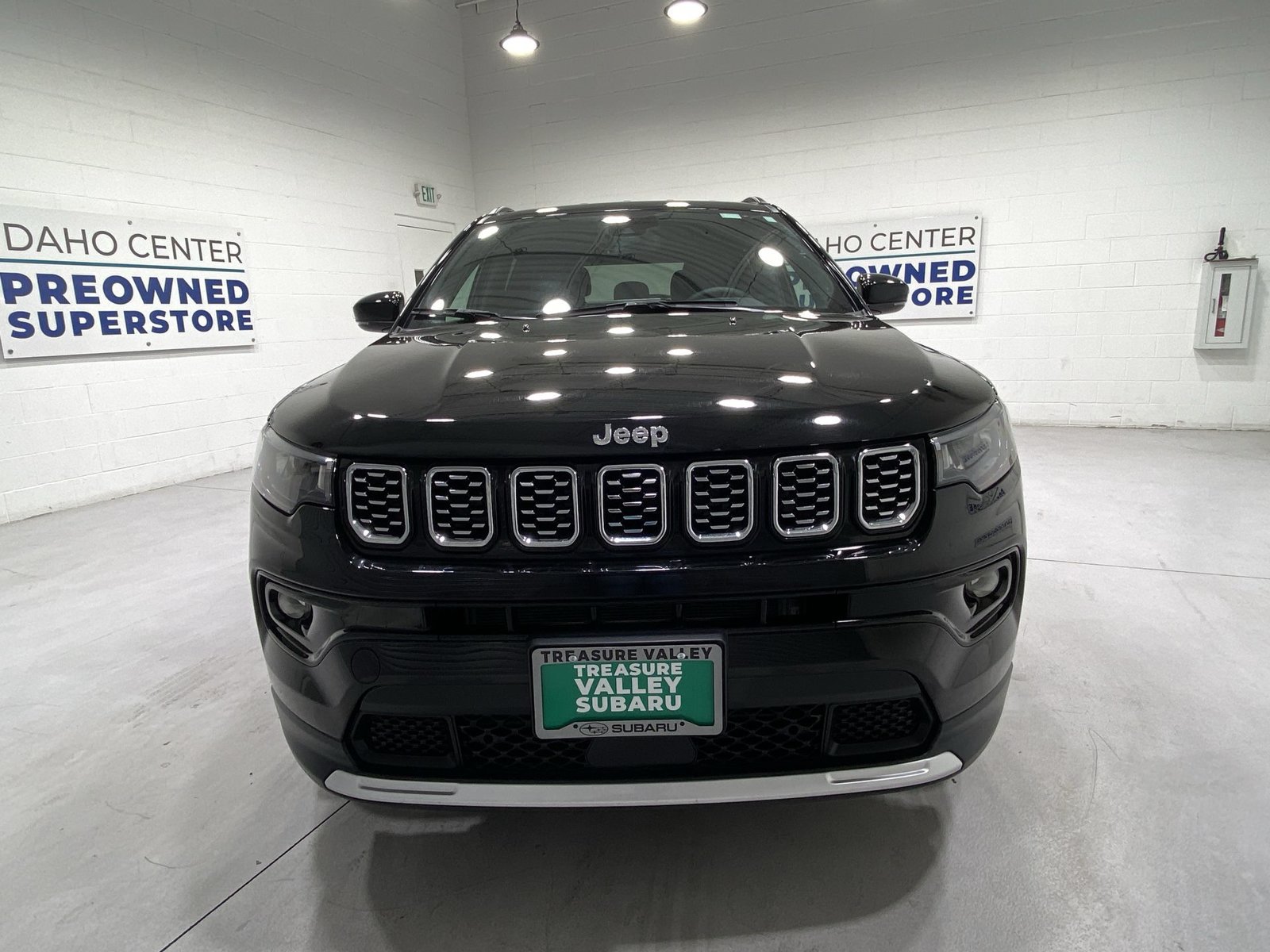 Used 2025 Jeep Compass Limited AWD/4WD image 3