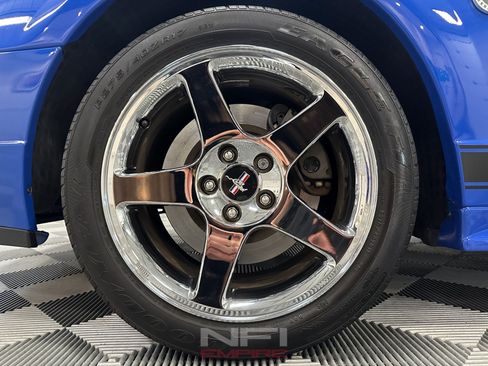 Used 2004 Ford Mustang Mach 1 RWD image 12