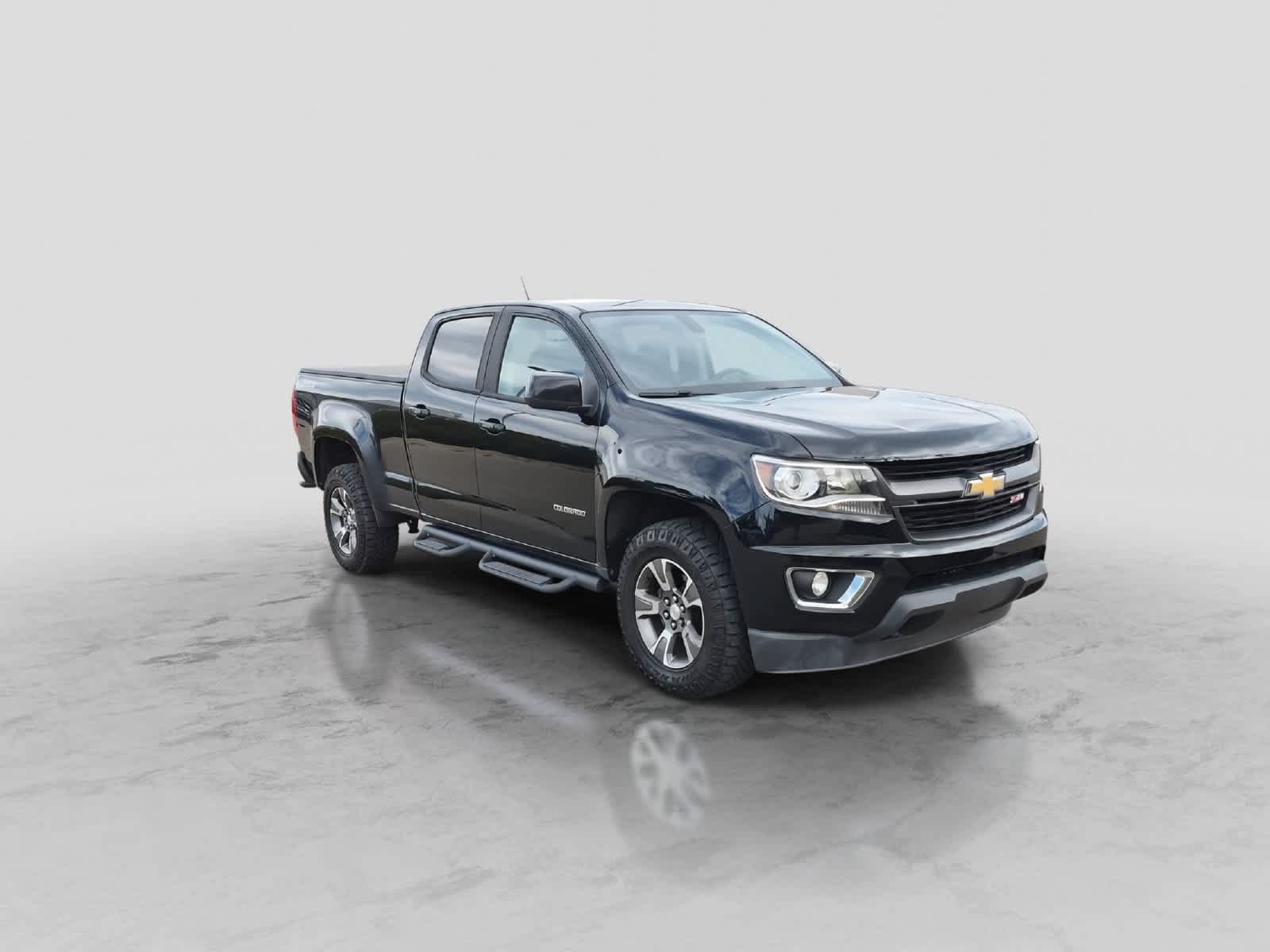 Used 2017 Chevrolet Colorado Z71 AWD/4WD image 2