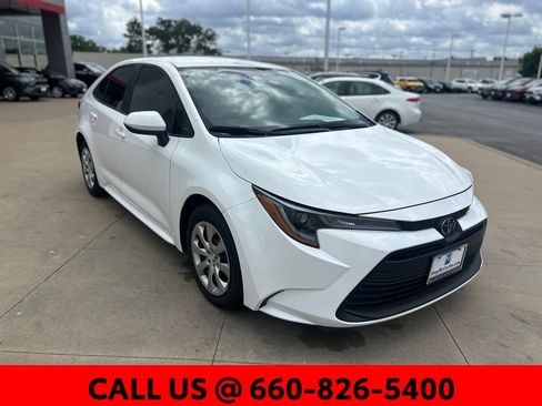 Certified 2025 Toyota Corolla LE FWD image 4