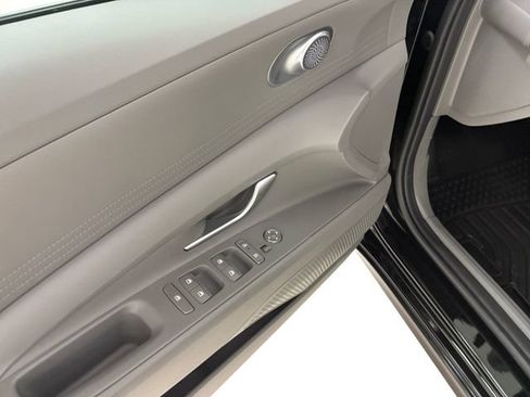 Used 2024 Hyundai Elantra SE FWD image 13